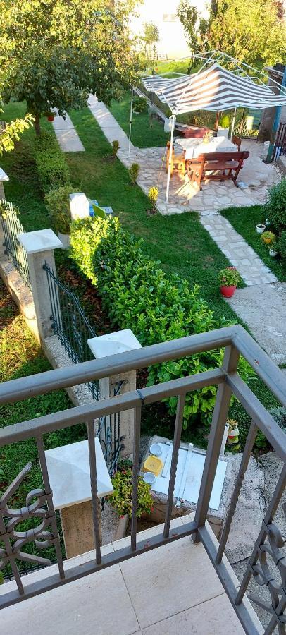 Lucic Guesthouse Cetinje Exteriör bild