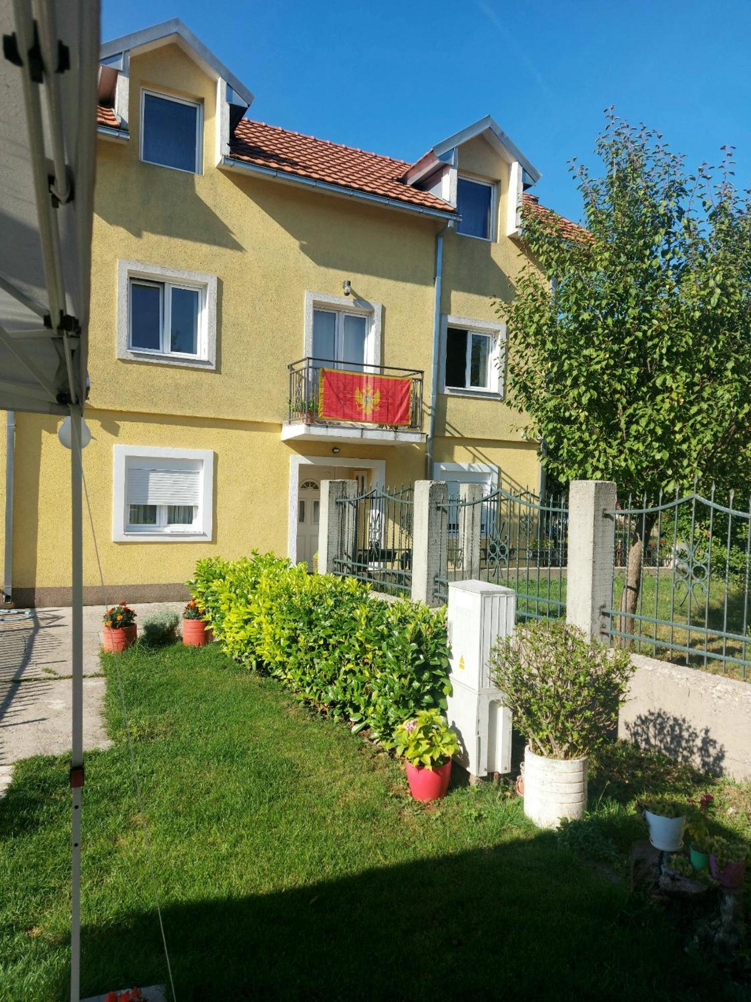 Lucic Guesthouse Cetinje Exteriör bild